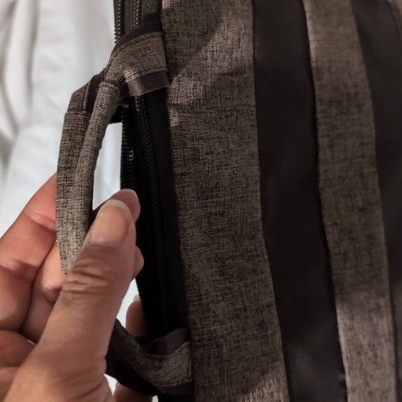 LUG crossbody bag - Picture 7 of 7